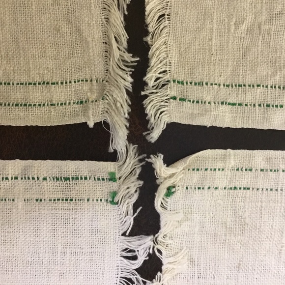 Set of 4 Vintage Frayed Edge Cloth Placemats or Napkins Stitched Cream Green - Picture 3 of 7